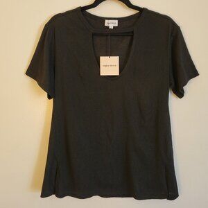 Super down Women Black Short Sleeve T-Shirt Size Small Keyhole Neck NEW